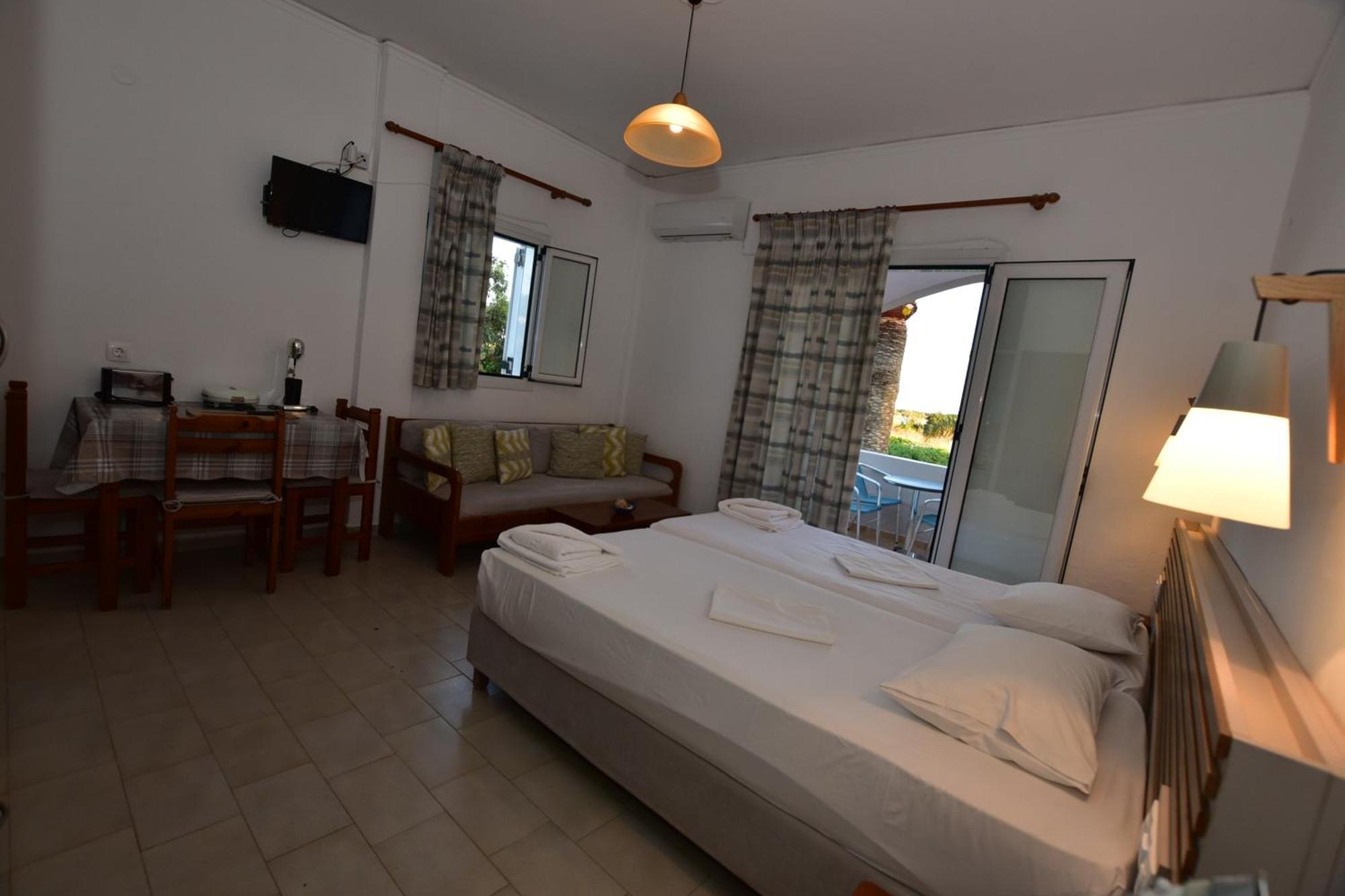 Morpheas Rooms Палеохора Экстерьер фото